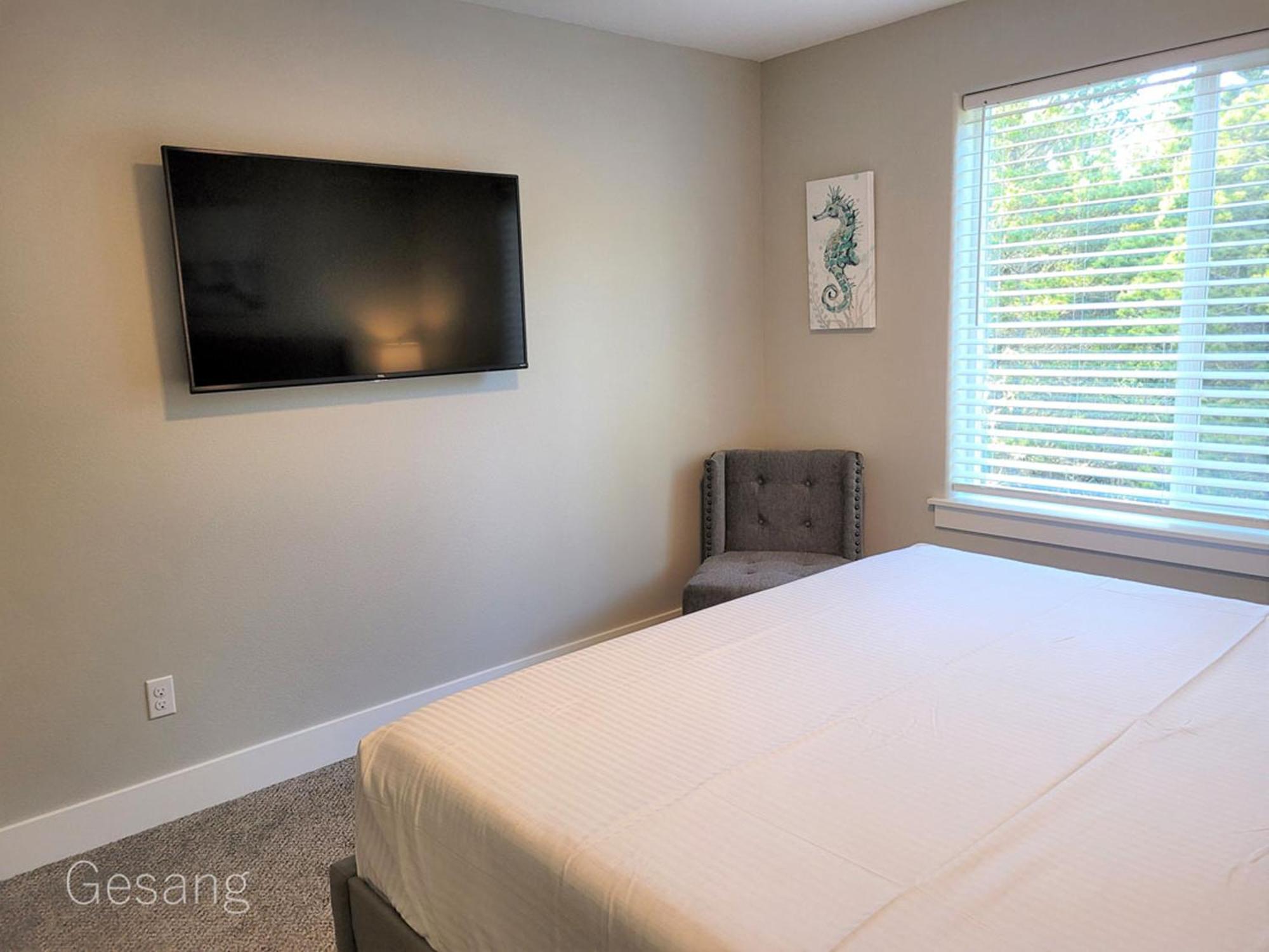 Octopus Lair, Walk To Beach, A/C, Shuffleboard, Dogsok * Long Beach